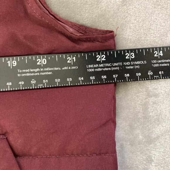 St. John's Bay Burgundy Puffer Vest Full Zip with Pockets NWT Size Medium - Picture 7 of 8